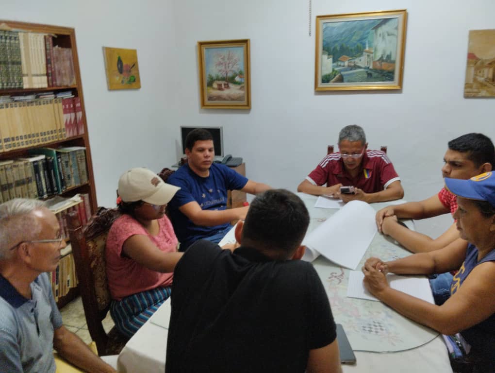 LCRenAragua's tweet photo. #4feb24 10a. Se realizó reunión con la Comisión de Activismo, coordinada por #OmarMontañesLCR, planificamos las divisiones dl Mpio Sn Casimiro/Aragua y facilitar el trabajo, por medio de los Comandos Ciudadanos y conformar los Equipos Electorales en c/centro de votación #ConVzla https://t.co/L5k4QuSXWg