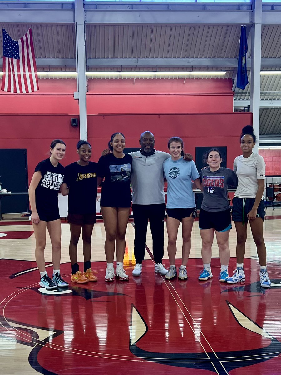 Isabel Chaparro tweet media