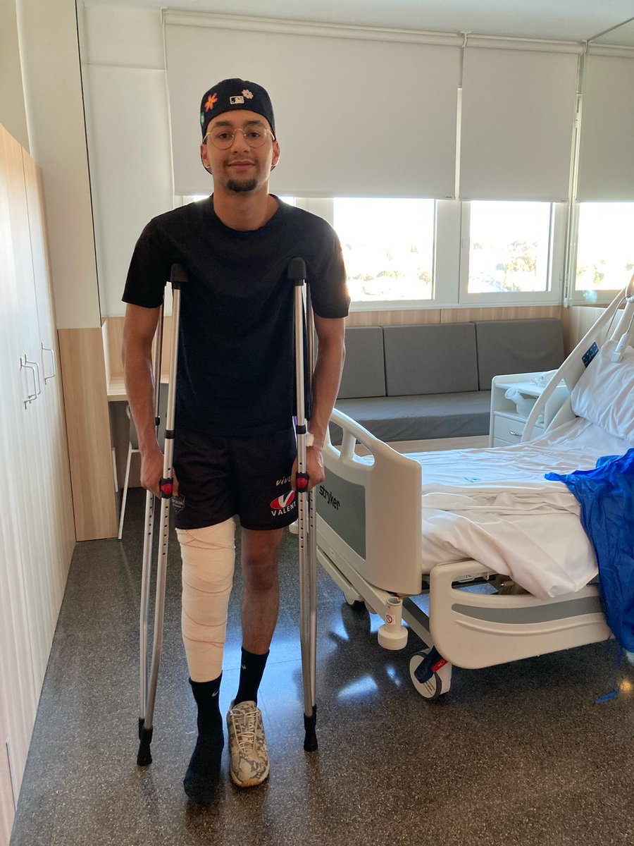 cbsantgregori's tweet image. El passat dijous, el jugador del Sènior Masculí B, Antoine Cabriles va passar per quiròfan per culpa d’una lesió al genoll, que el deixarà apartat de les pistes una llarga estada.

Esperem veure’t ben aviat a pista!

Molts Ànims!💜🖤

#CBSantGregori #bàsquet #caliu #valldellemena