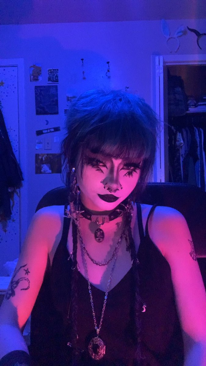 succubusfaerie's tweet photo. i wanna start posting more but i be in my own head 
twt please don’t forget i’m cute look at me https://t.co/izRHIjAGI6