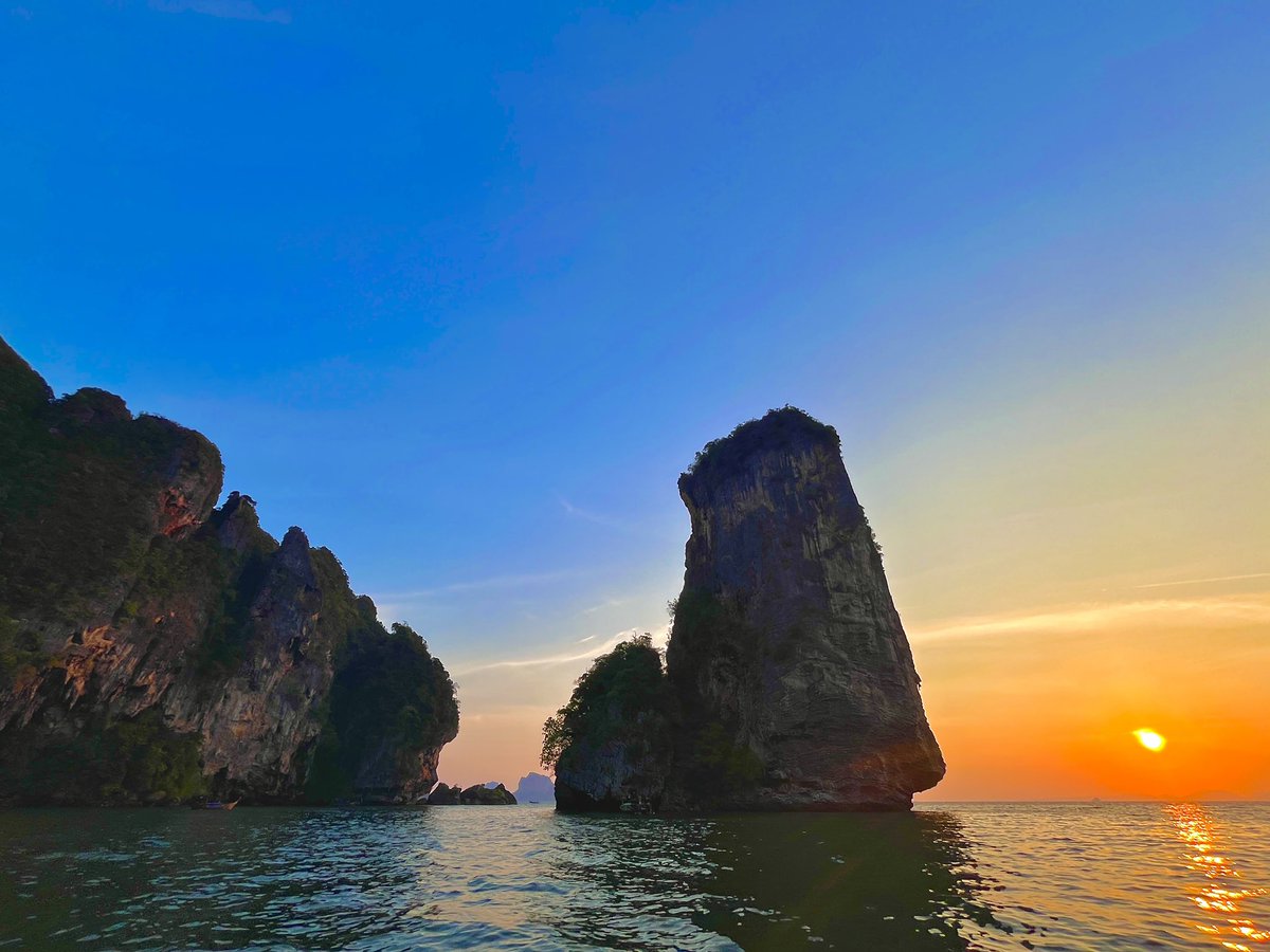 dernixweiss's tweet photo. Maya Bay Thailand…………..
#Mayabay #Thailand #picoftheday #GALAดับแสงรวี  #แสนปิติ https://t.co/Qpi2d2nT4D