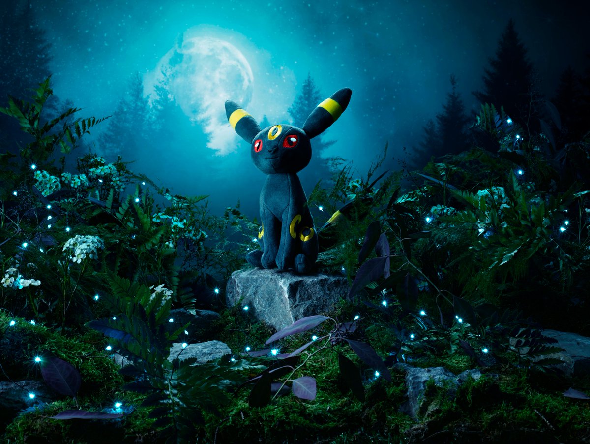 PokemonNewsUK's tweet photo. If you see this Umbreon basking in the moonlight and don't drop a repost for good luck that's on you. 🌝 https://t.co/AGweJT2tPI