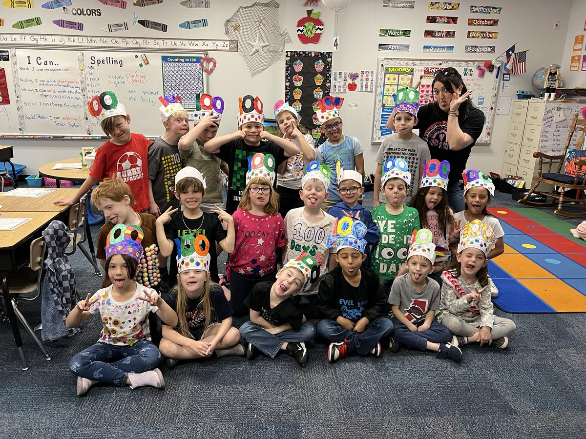 WeirClass's tweet image. Last week we celebrated such a wonderful 100th Day of School! The class made so many fun projects and even created a 100 made from rocks. 
💯🖇️✏️📚✂️🖍️
#100thday
#1stgradefun
#brockett