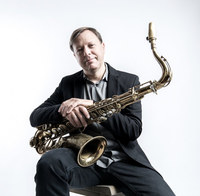 CapitalJazzClub's tweet photo. #NowPlaying, 'Cherokee / Koko', off #MagnusLindgren, @johnbeasley & #SWRBigBand's *Bird Lives*. (2021). The #CapitalJazzClub984, with #JacobAsiyo, & @KaimaMwiti.
Tenor Saxophone: Chris Potter
Vocals: Camille Bertault
Piano: John Beasley. https://t.co/1cBfJAbMHl