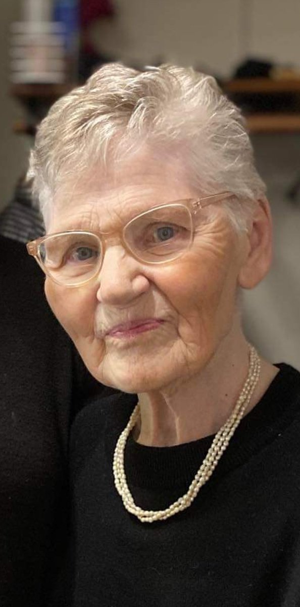 lena 😊 tweet media