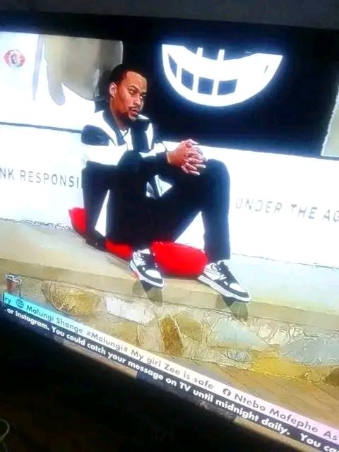 KabeloNobility's tweet image. Idyan is not happy bafethu 😂😂
#bbmzansi    
#Zeedominators 
#youngpapi