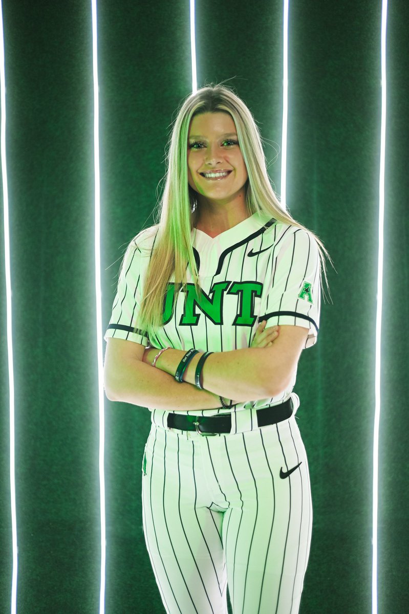 nicholson_rylee's tweet photo. year 3 🤍🤍 https://t.co/YXsQPx3uG6