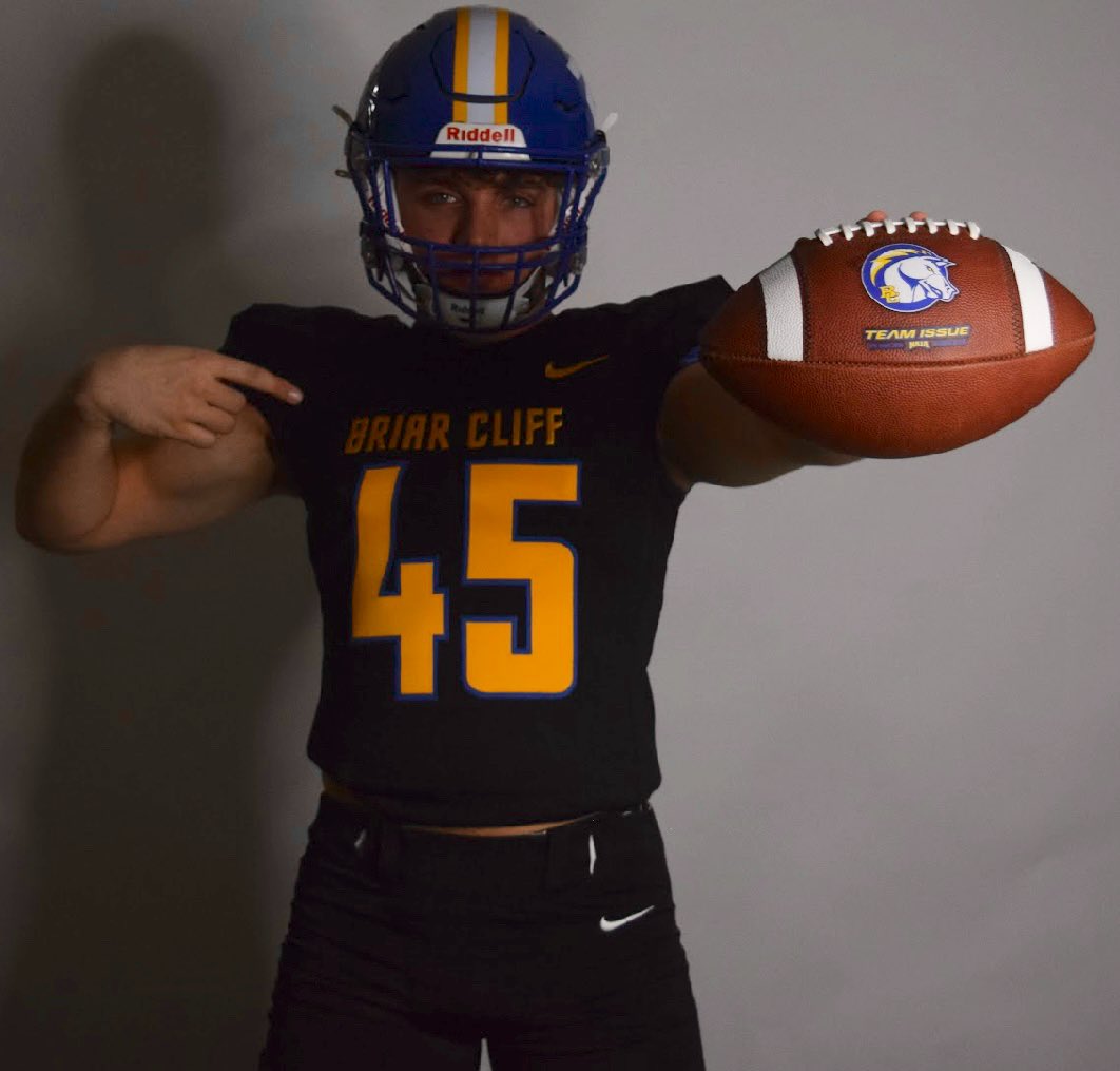 After a great visit with <a href="/BriarCliffFB/">Briar Cliff Football</a> I am blessed to have received my first offer to continue my academic and athletic career at the next level. @Coach_JLytton34 <a href="/CoachLaDage/">Shane LaDage</a> <a href="/LSWTitanFB/">LSWTitanFootball</a> <a href="/TheCoachSki/">Joel Staponski</a> <a href="/coachWillieHorn/">Coach Willie Horn</a>