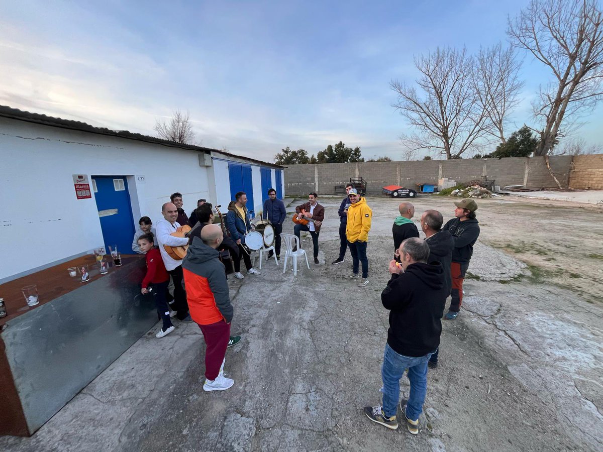 _rimasyleyendas's tweet photo. “Cuando el río suena”, preparando las semis del #COMBA24
¿Quién va a el martes al López? Venga, que Guadito pasa lista. https://t.co/6Ugh8NLdNK
