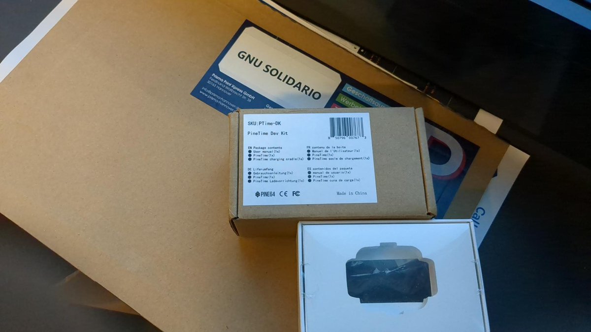 The beauty of the #FreeSoftware community. Our friends from <a href="/thepine64/">PINE64</a> had the #PineTime developer kit for us at #FOSDEM204. ❤️
Can't wait to integrate it to #MyGNUHealth Personal Health Record, <a href="/codingfield/">JF</a> 🤗
#Privacy #OpenScience #eHealth #GNUHEALTH #FOSDEM #GNU #openhardware