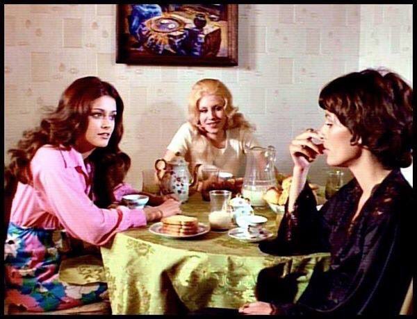 <a href="/LuciaMendezOf/">Lucía Méndez</a> Pilar  Helena Rojo 
Aurora Susana Dosamantes 
Ofelia Claudia Islas 
Marta Lucía Méndez 
#LucíaMéndez #HelenaRojo