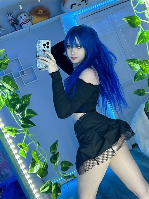 Say hey if you want me to lift my skirt (real) https://t.co/OPNB0fpEGc