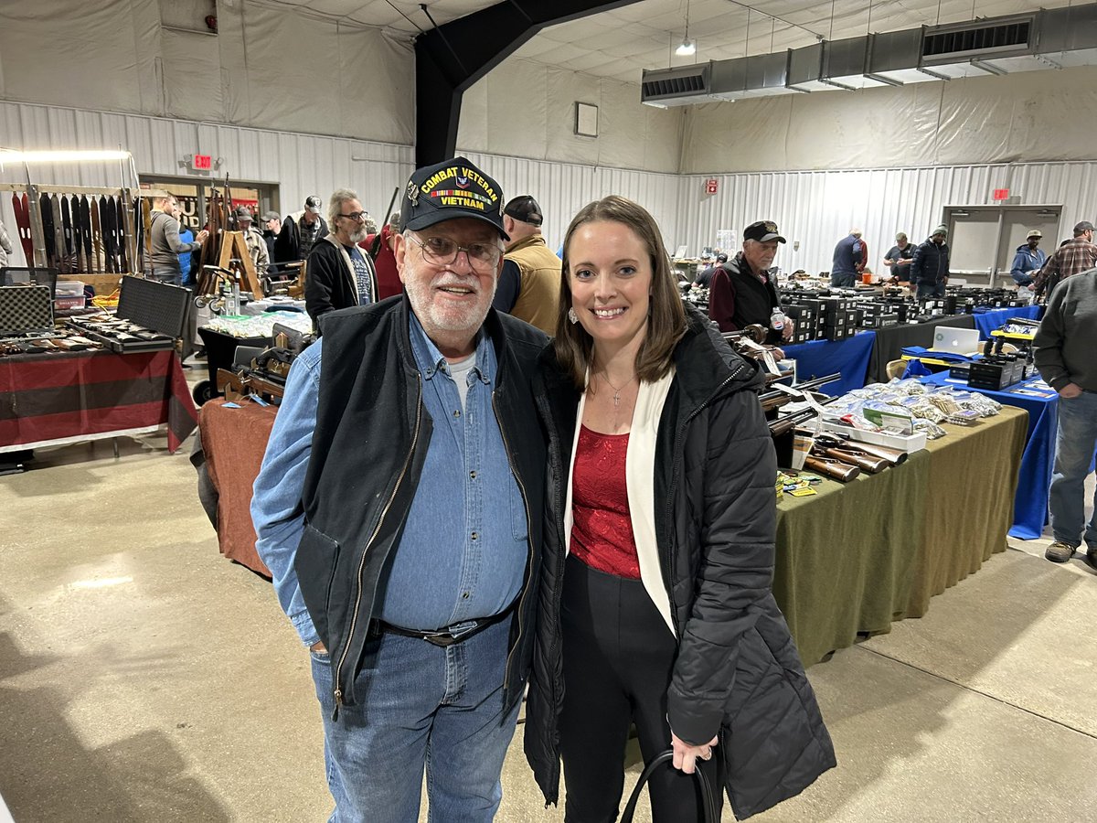 StaceyforWI's tweet image. Met veteran and retired deputy sheriff Ron at the gun show in Jefferson County. We then spent time with Wisconsin Young Republicans in Oconomowoc. It’s exiting to see the number of young people wanting to get involved and give insight on how to reach their generation!