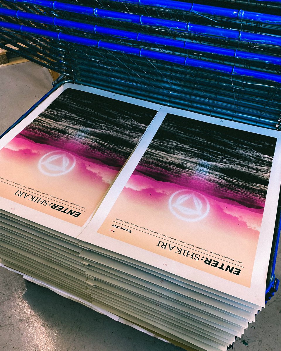 Been working on a couple of exciting merch collabs ahead of the tour. 😈

A new shirt design with our mate <a href="/spearheadirl/">Spearhead🗡️</a>, which you’ll see in all its glory at the shows, and a ltd edition screenprint by artist <a href="/simonmarchner/">Simon Marchner</a>.