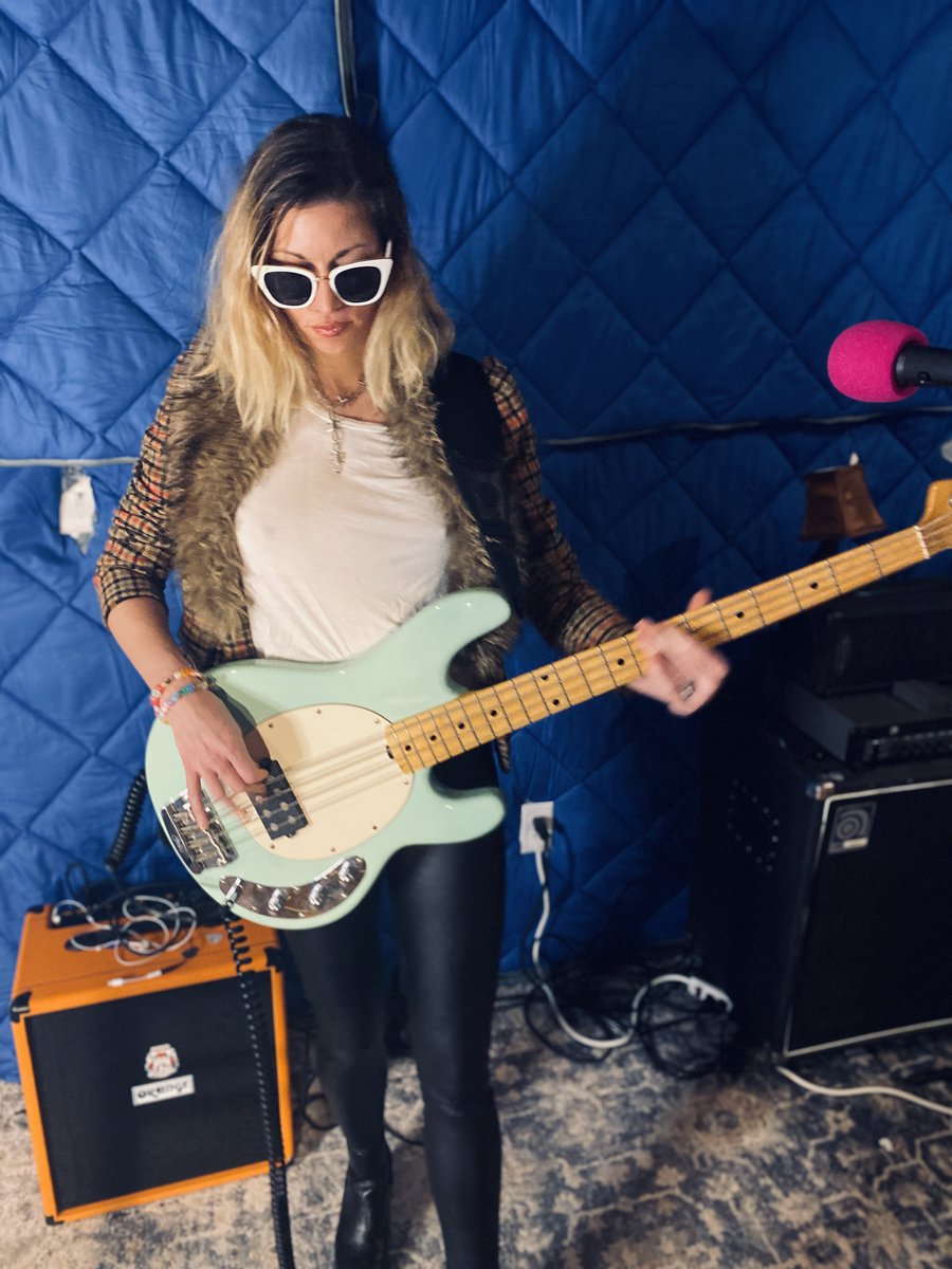 Who’s ready for new music?! 😋 PS which is better @orangeamplifiers or @ampeg 🤔 … #guitar #femalemusician #femalebassplayer #orangeamps #ampegamps #rockerchick #ernieball