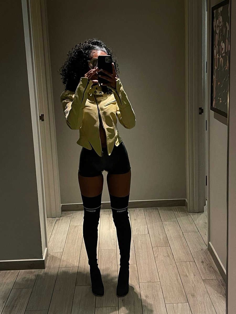 chazkardash's tweet photo. Hot lit b⭐️tch https://t.co/CylRoCSJ92