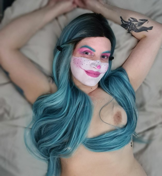 Today's Clowns International, so here's some pics of me 🤡💙 https://t.co/zXjYki9dzb