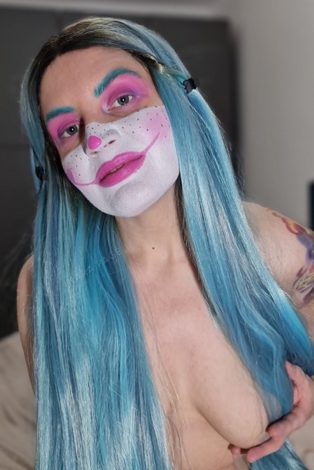 Today's Clowns International, so here's some pics of me 🤡💙 https://t.co/zXjYki9dzb