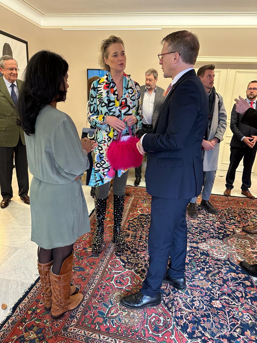 Honoured to have welcomed HRH Princess Delphine van Saksen-Coburg at the residence. Her works are on display @spuerkeess 🇱🇺 until end of February, celebrating 🇪🇺#BE2024EU #VlaamseClub @BelgiumLux