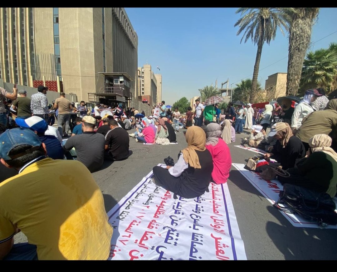 مطلبنا تعيين العشرة الأوائل وعدم اقتصارها على الثلاثة الأوائل فقط إذ لا توجد بيننا وبينهم سوى اعشار بسيطة انصفو هذه الشريحة المظلومة..
#تعيين_العشره_الاوايل