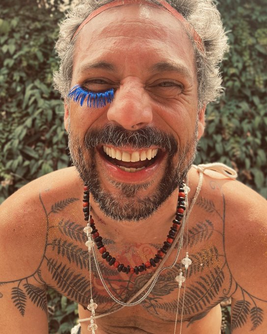 dia de gravar na festa da carne e das vaidades&hellip; bloquinho de carnaval e sexo no banheiro de bar. imagine