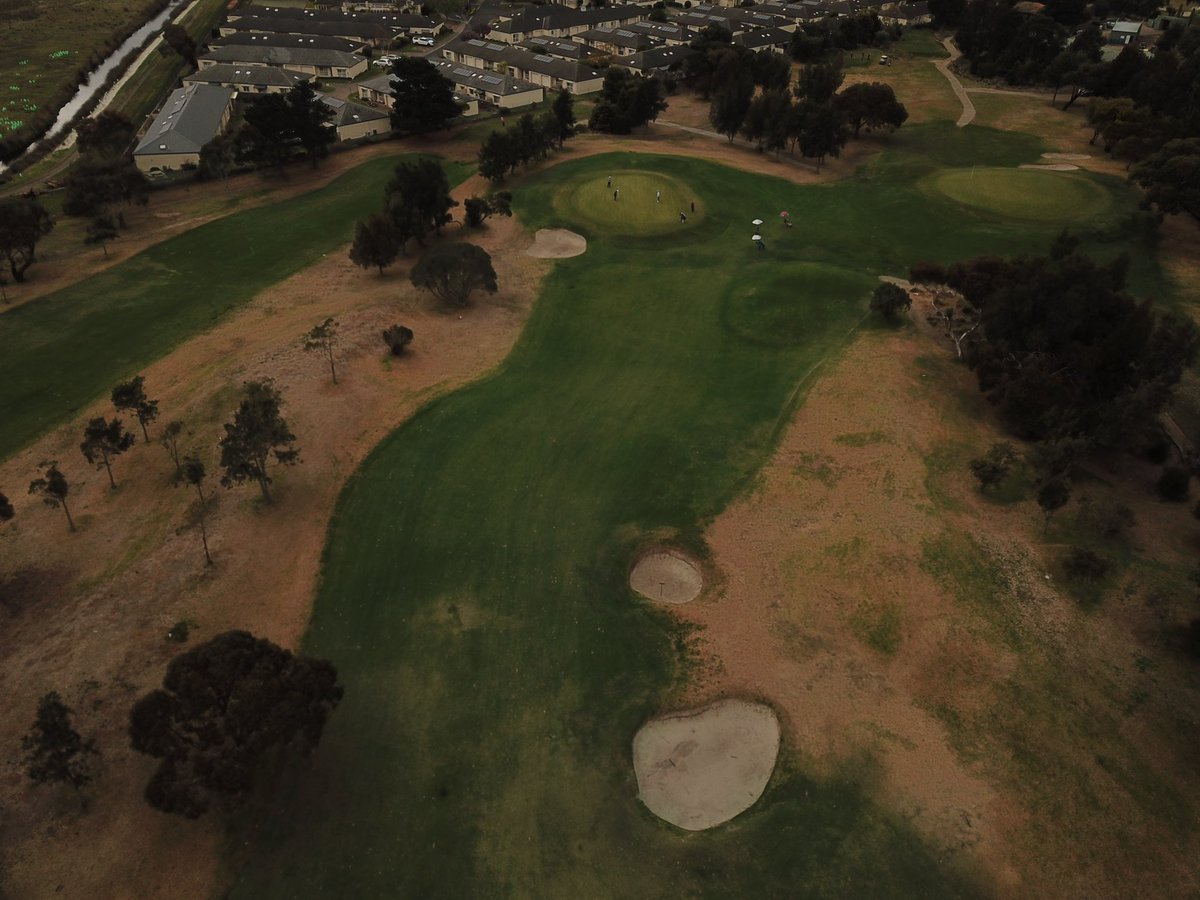 TWSuper_79's tweet photo. 2023 CEP work @KooringalGC have grown in nicely. Here are before and after pics of 15fway bunker/shortgrass upgrade along with 14GS bunker upgrade.Note incorporated straight edge bunker architecture.Bunkers are now capillary due to being in heavy soils. More 23 changes to come.. https://t.co/5VzkyDiQW7