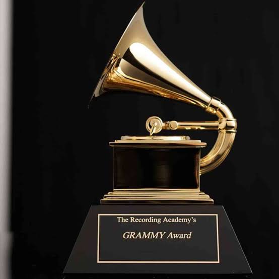 🚨 MEU DEUS! GFOTY acaba de ganhar o #GRAMMYs na categoria 'Melhor Álbum de uma cantora com o nome GFOTY', com o 'FEMMEDORM'.