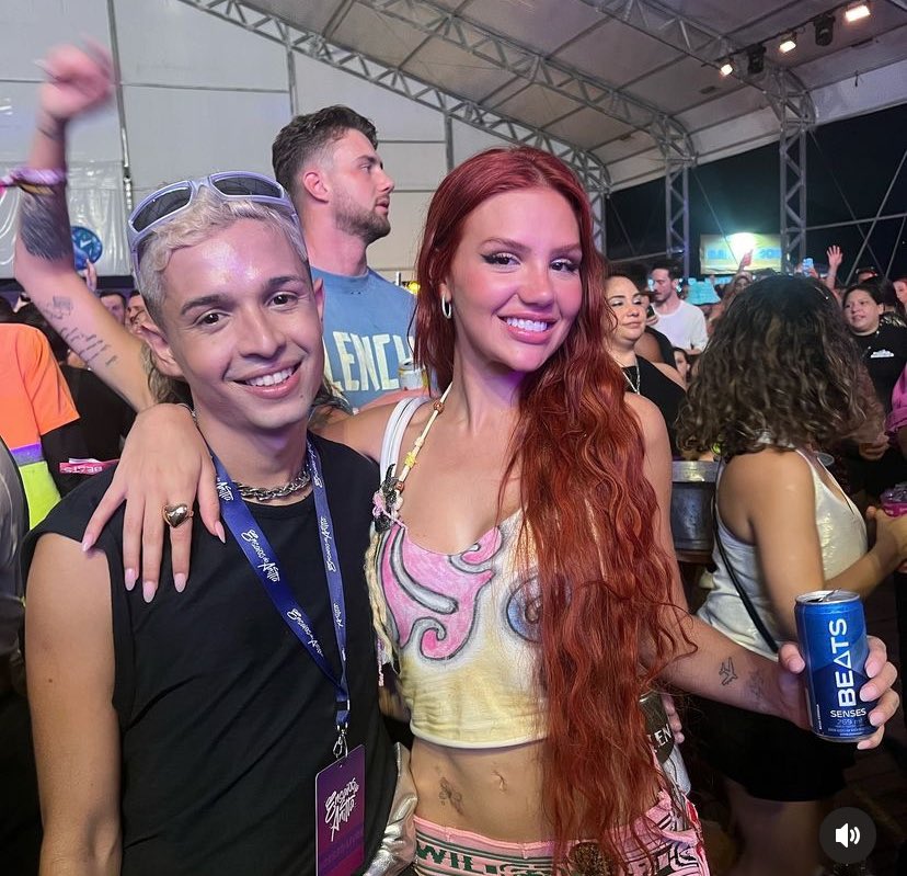eurodgo's tweet photo. a yag que foi para vários ensaios da anitta com uma credencial FAKE

vem entender a trambicagem, segue o fio 🧶 https://t.co/azAu6KmUiI