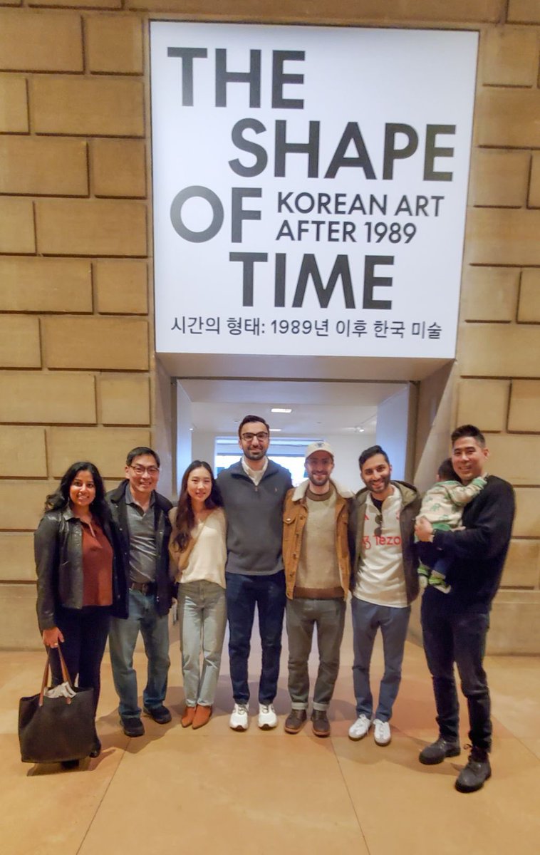 Amazing time viewing the exhibition on Korean Art @philamuseum! 🇰🇷 Special thanks to @DrLeeBrainSurg and @jwyoonspine for hosting. Pictured here in front of our recent Grand Rounds speaker’s work - Synecdoche by Byron Kim. @PennNSG #Litbrain #Litspine #Litdepartment