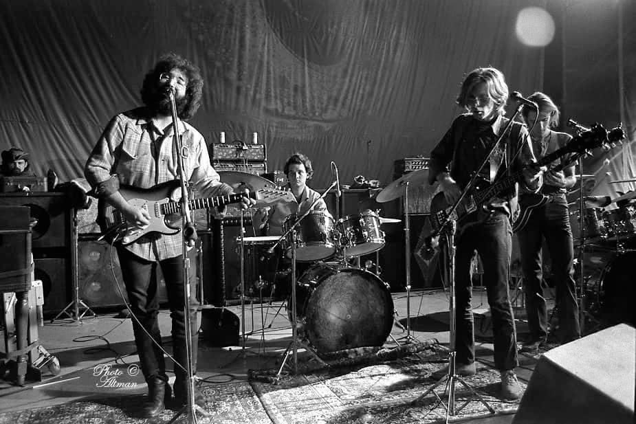GratefulDeadHub's tweet photo. ~Photos of the day~ (2/4/70) Family Dog, The Great Highway, SF, CA. (📸JM/RA/AU/JB, photo pull #JasonPope) https://t.co/qjD1J5LaRf