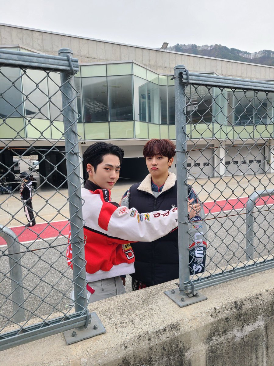 LUN8_members's tweet photo. [#타쿠마]
형 생일 축하해요~^^
나만 보기엔 아까우니까 오리 진수형 공유 해 줄게요 ㅎㅎ
항상 팀을 위해 노력하고 형이 있어서 고마울 때가 너무 많아요 ㅎㅎ
많이 사랑해요 💜

#루네이트 #LUN8 https://t.co/KYMJAwcEgj