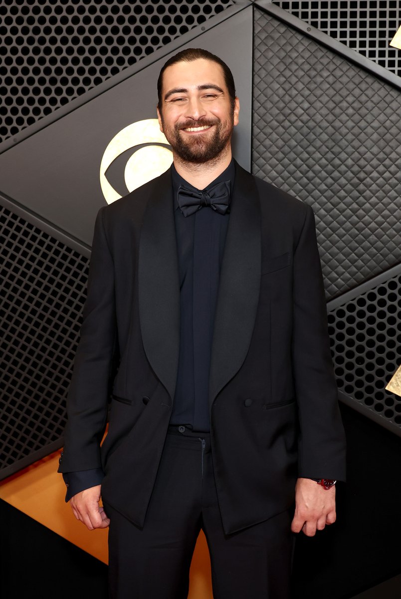 iHeartRadio's tweet photo. We're not in Vermont anymore 🥹❤️ @NoahKahan #GRAMMYs https://t.co/tAdkai56Qd