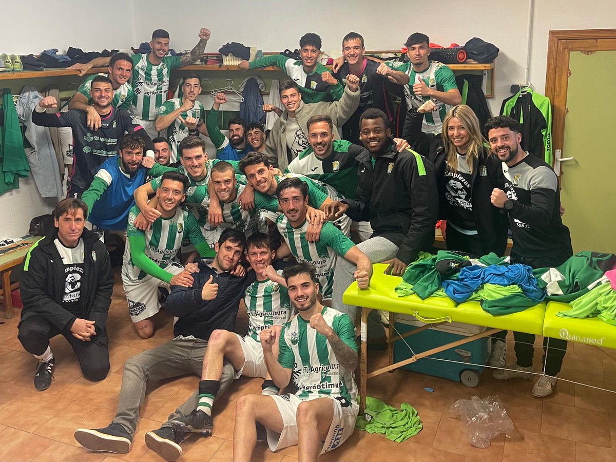 FerrandisAdrian's tweet image. De las malas se sale sufriendo, os lo mereciais desde hace tiempo pero hoy por fin lo conseguisteis. Es admirable el corazón que le ponéis y seguro que tendréis vuestra recompensa. @cdquintanardrey continua el viaje. ÍTACA 🟢⚪