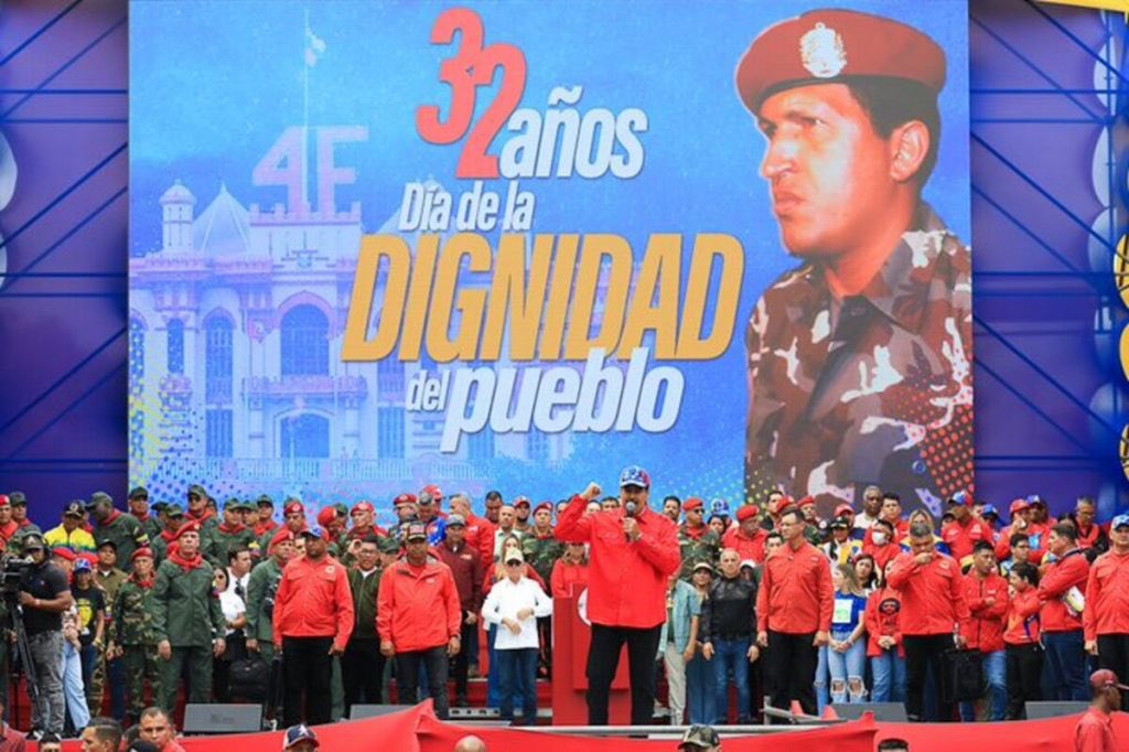 cirmilAPURE's tweet photo. Hoy #4Feb, festejamos esta fecha emblemática que marcó un antes y un después en la historia de Venezuela. El pueblo se alzó junto al Comandante Hugo Chávez, quienes lucharon contra el neoliberalismo y puntofijismo.
#4FDelPueblo
#FuriaBolivarianaIndetenible https://t.co/QIiL7jdFNb