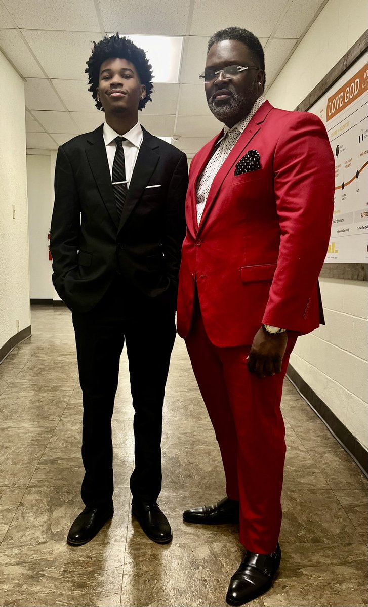 mikefezee's tweet image. With My Guy! #michaelfieldsjr #sundayfunday #menfashion #fieldsboys #MyNamesake