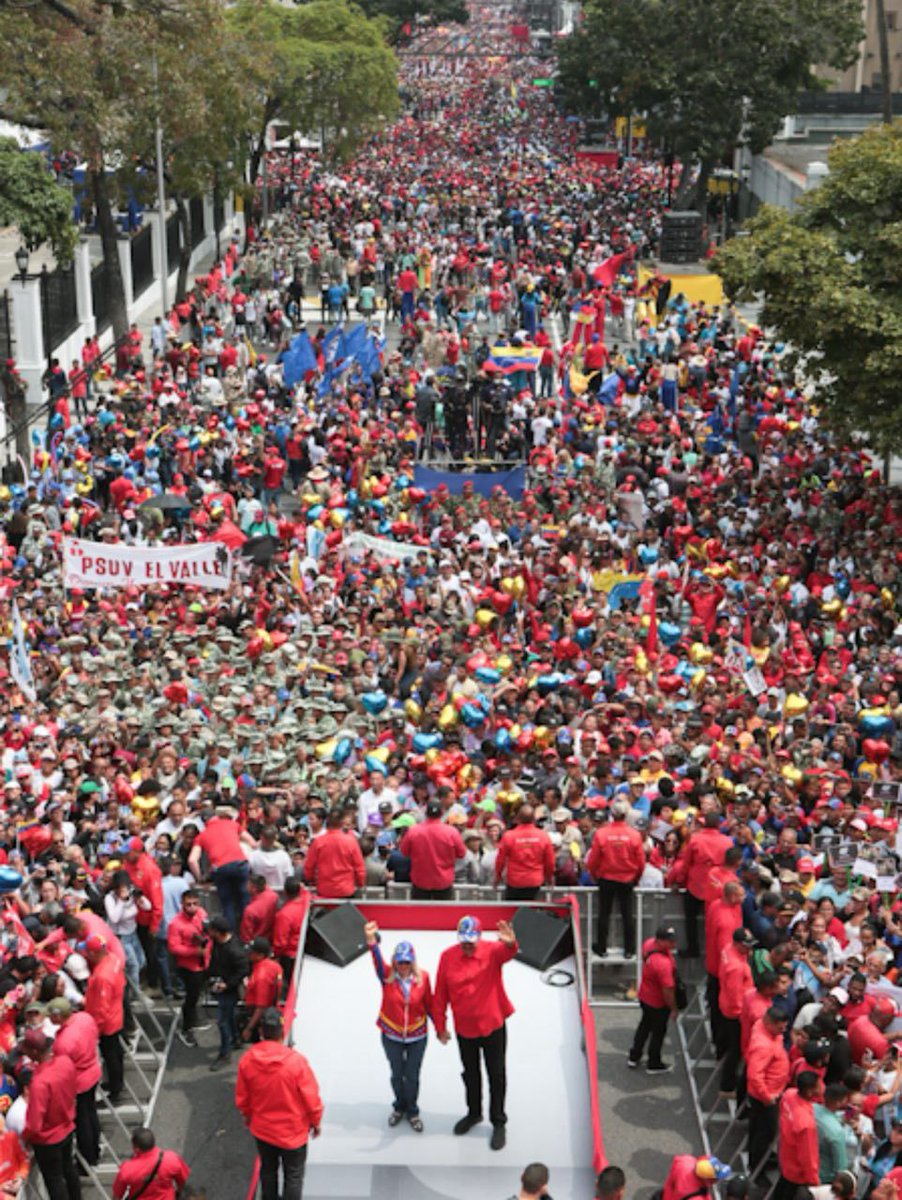 #4Feb | ¿Ya empezaron a decir que el chavismo no tiene pueblo ni calle y que las imágenes son un montaje o todavía es muy temprano?
#VivaChavez no joda hoy, mañana y siempre.
