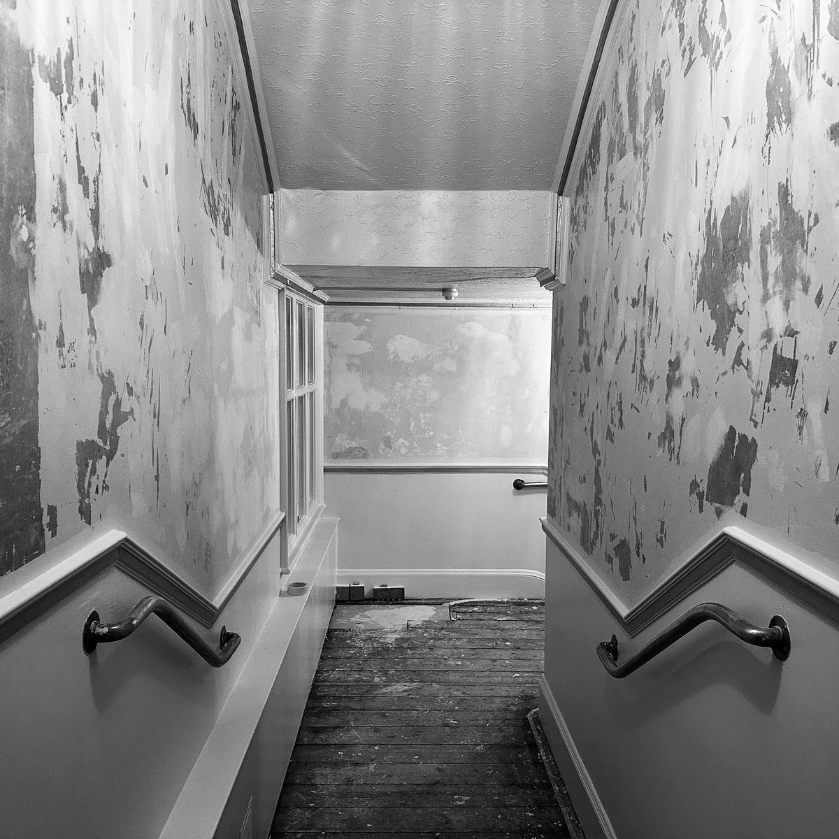 TheatreRoyalBTN's tweet image. Building works behind the scenes photo dump 📸

One more sleep until we’re welcoming audiences back in the building ❤️

#restorationproject #listedbuilding #theatre #brighton #theatreroyalbrighton #behindthescenes #buildingwork