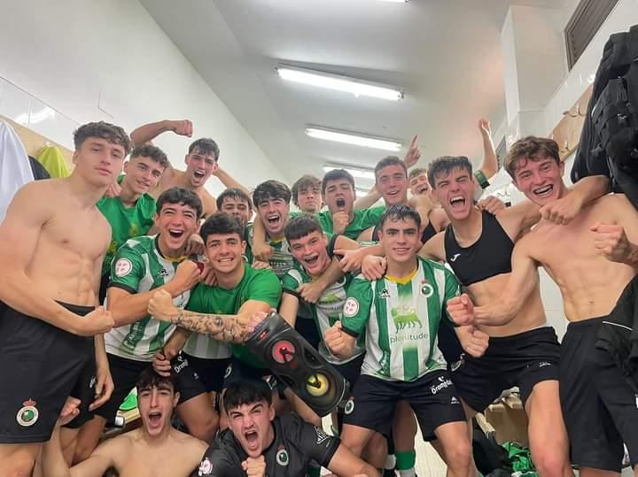 📝 El Racing quiere la liga

💥 Los racinguistas se imponen al Deportivo de la Coruña en un partido igualado ⚔️ para poner tierra de por medio.

🔗 juvenildivisiondehonor.com/el-racing-quie…

#JuvenilDH👟 #DH1🏆 #ForzaDépor #CanteraRRC
