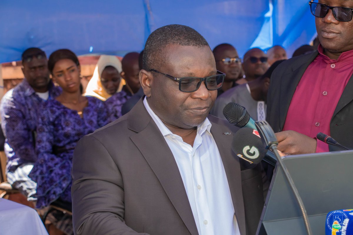 Cérémonie de graduation de la promotion 𝐃𝐫𝐞 𝐃𝐈𝐀𝐊𝐀 𝐒𝐈𝐃𝐈𝐁𝐄 de l'ISSMV. 
MERCI S.E Madame la Ministre de l'E.S.R.S.I
<a href="/sidibe_diaka/">Dr Diaka SIDIBÉ</a> <a href="/Mesrs_Gn/">MESRSI GN</a> <a href="/etudiantguineen/">L’Étudiant Guinéen</a> <a href="/oumar_sily/">Alpha Oumar Sily DIALLO</a> <a href="/KonateDaou/">Daouda Konaté</a>