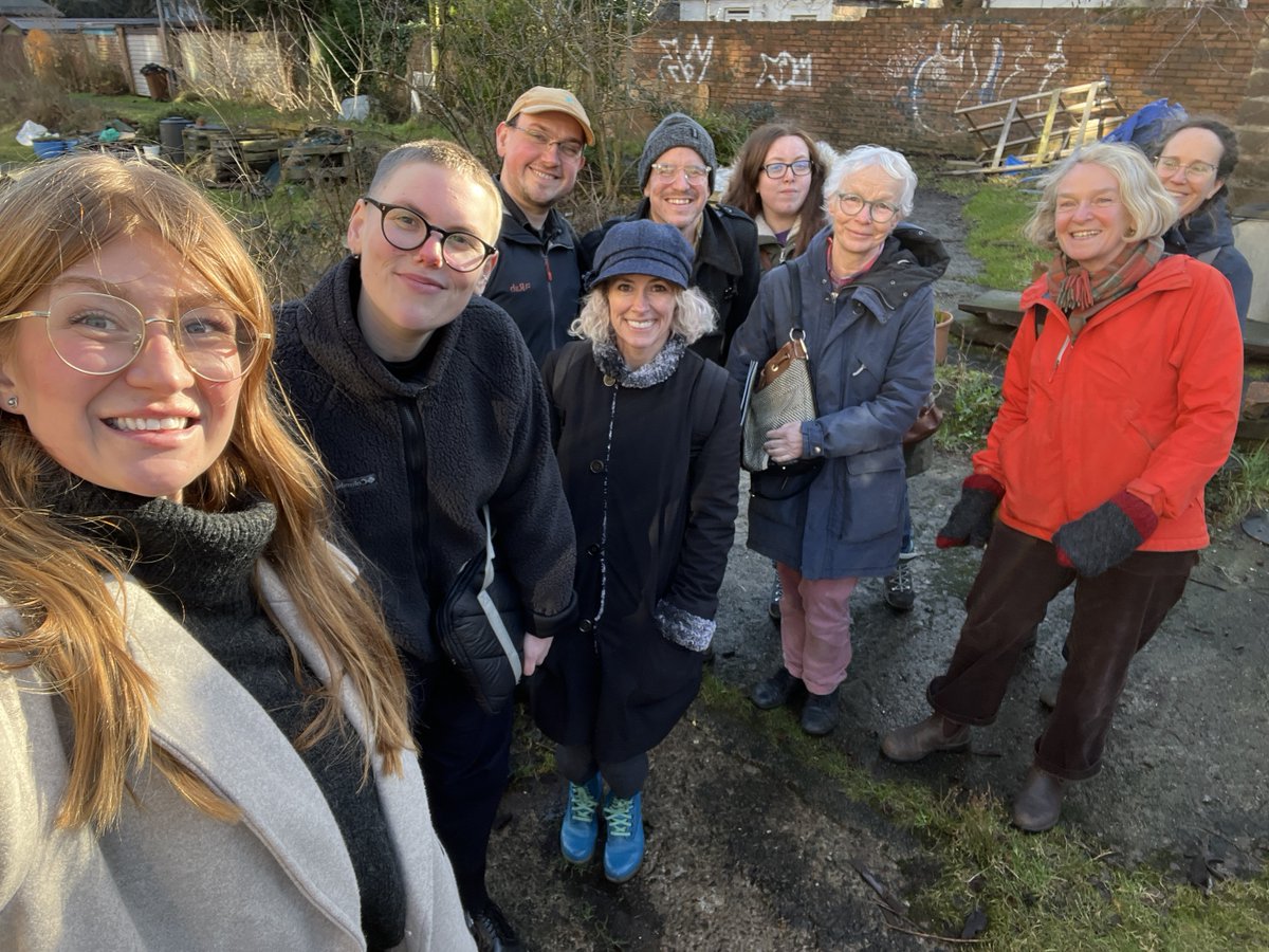 The Govanhill Community Science team visited Agnew Lane Community Garden yesterday to see the wonderful work they're doing. Interested in learning more? agnewlane.co.uk
#Govanhill #CommunityGardens #CommunityScience