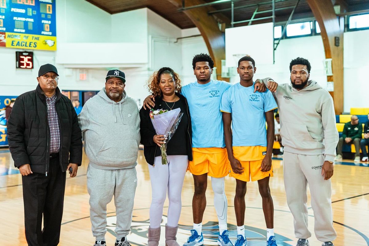 Congratulations to the class of 2024! We are so proud of these young men for their hard work and dedication to St. Peter’s Basketball. They capped off their final home game with a 70-62 win over a tough Holy Cross squad. It’s been a great year for Eagle basketball!