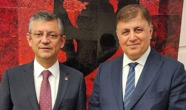 Saadet16094879's tweet photo. CHP İzmir Büyükşehir adayı Cemil Tugay olmuş!

Tunç Soyer in yerine 5 li çetenin çantacısına büyük şehir belediyesini teslim ediyorlar.

Aday yapacak başka adam bulamadınız mı?

Yazıklar olsun size. Cemil Tugay oy yok @eczozgurozel @herkesicinCHP @ekrem_imamoglu https://t.co/9kdgnN3p29