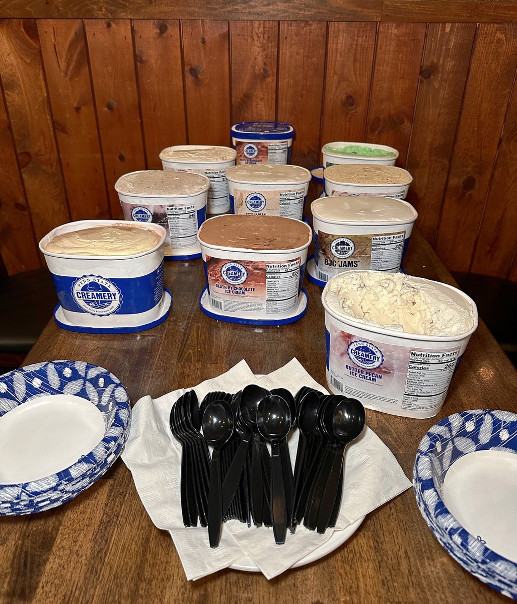 SDPSU's tweet image. We had a blast at our annual holiday party last weekend! 🥳🎉 Great food, good company, and we wrote dancer mail for those dancing in THON this year! ✉️ And of course, you can’t have a party without some creamery ice cream! 🍨