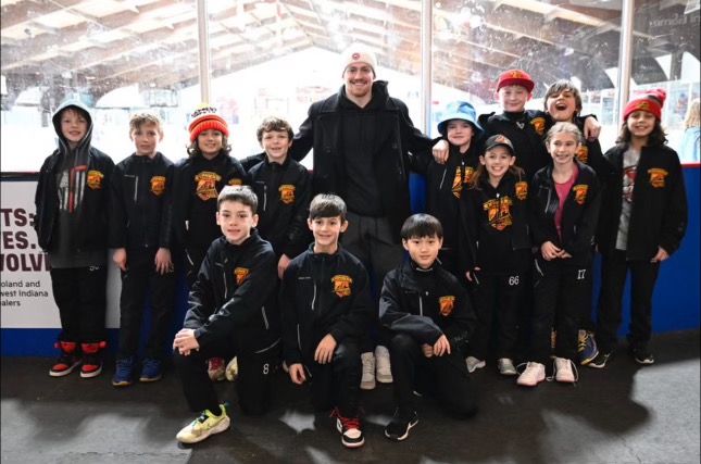JudgeJimMcGing's tweet photo. @McGingHugh visiting the Park Ridge #NorthernExpress 2014 Squirt CSDHL and cousin #ColmHeneghan #24 https://t.co/bnS01O8r9k