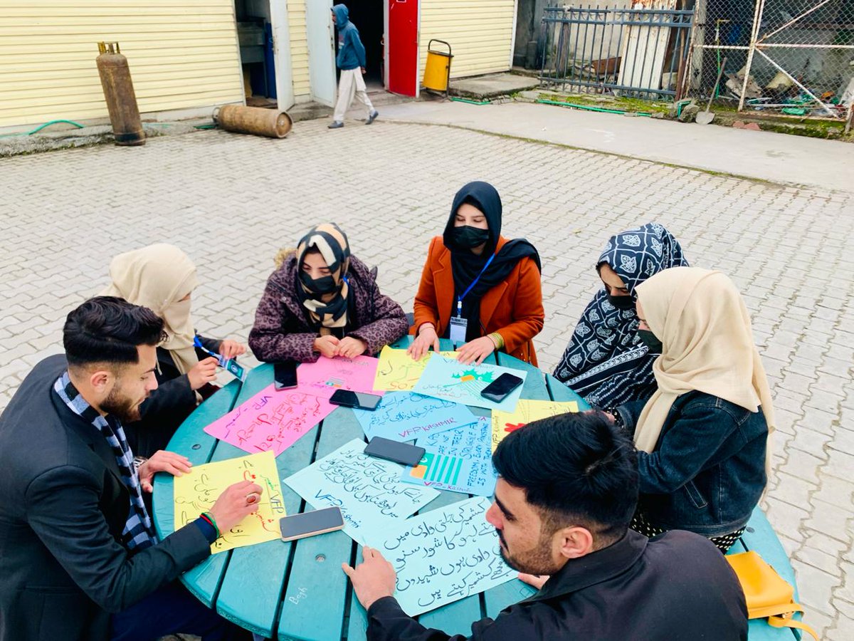 Syeda_shah47's tweet photo. University of Azad Jammu and Kashmir team vfp Kashmir celebrate Kashmir solidarity day
#KashmirSolidarityDay
@vforcepak 
@usmanrazajolaha https://t.co/5XWub8LrkT