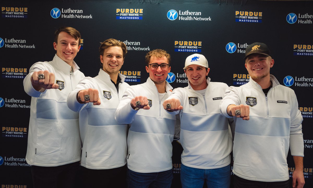 When you get your <a href="/HorizonLeague/">Horizon League</a> championship rings, it's a great day!

#FeelTheRumble #HLGolf x <a href="/MastodonMGolf/">Purdue Fort Wayne MG</a>