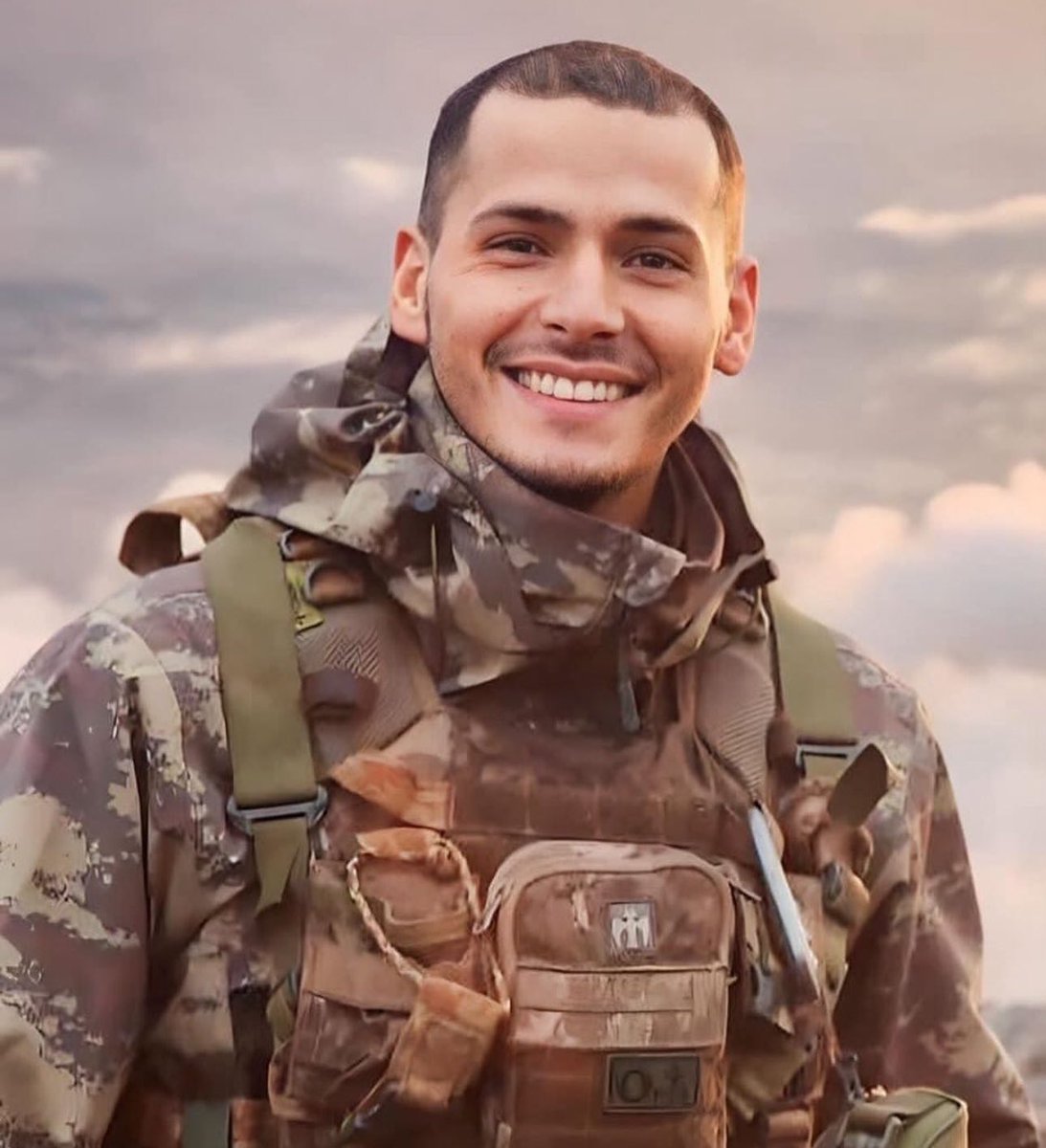 Şehit Piyade Teğmen Eril Alperen Emir🇹🇷

Ruhun şâd olsun Yiğidim…
Unutmadık Unutturmayacağız!