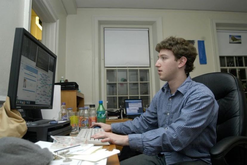 Un día como hoy, pero de 2004, Mark Zuckerberg lanzó Facebook por primera vez desde su dormitorio en Harvard.