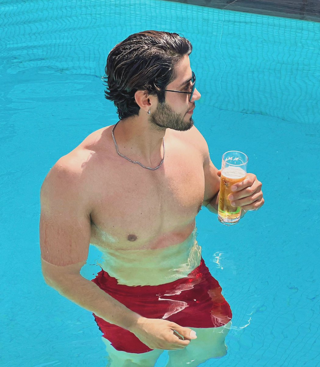 Fraciscortizz's tweet photo. Tomando el sol ☀️🦞🍺 https://t.co/ZO7iiRZDji