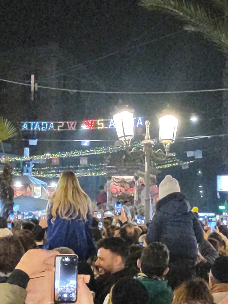 #unnieasanta in p.zza Stesicoro